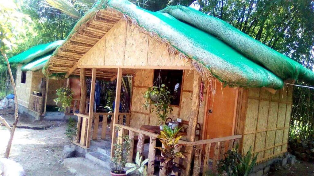 Traditional Filipino Transient House And Huts Near 100 Islands Wharf Alaminos Exterior foto