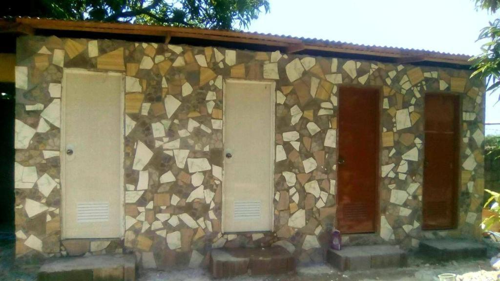 Traditional Filipino Transient House And Huts Near 100 Islands Wharf Alaminos Exterior foto