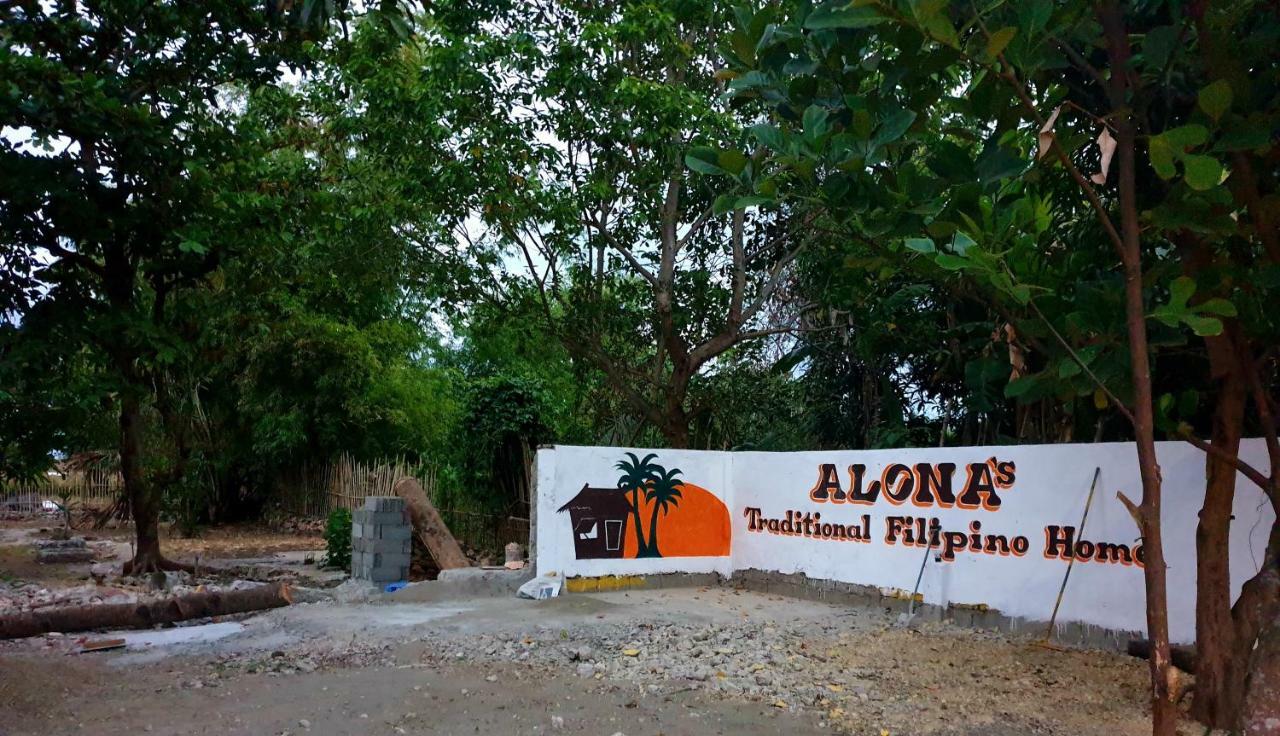 Traditional Filipino Transient House And Huts Near 100 Islands Wharf Alaminos Exterior foto